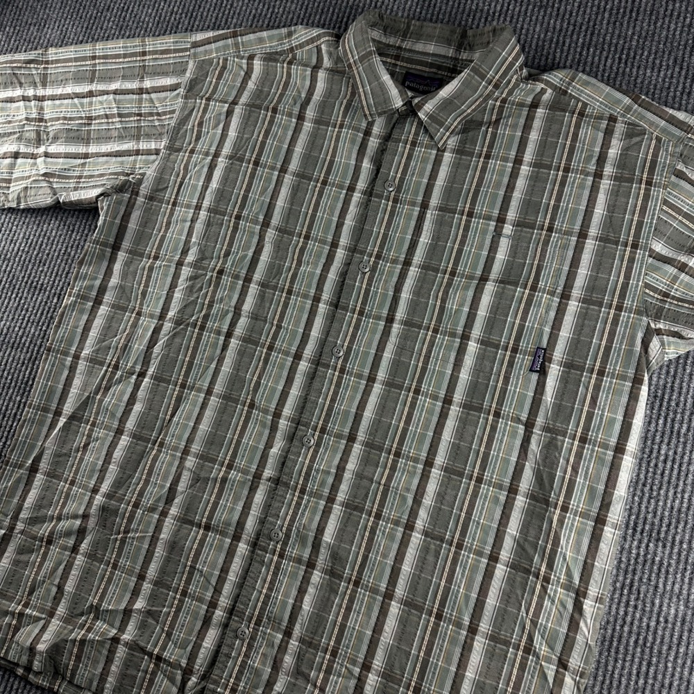 Patagonia Mens XL Short Sleeve Button Down Shirt Plaid Green Brown Cotton